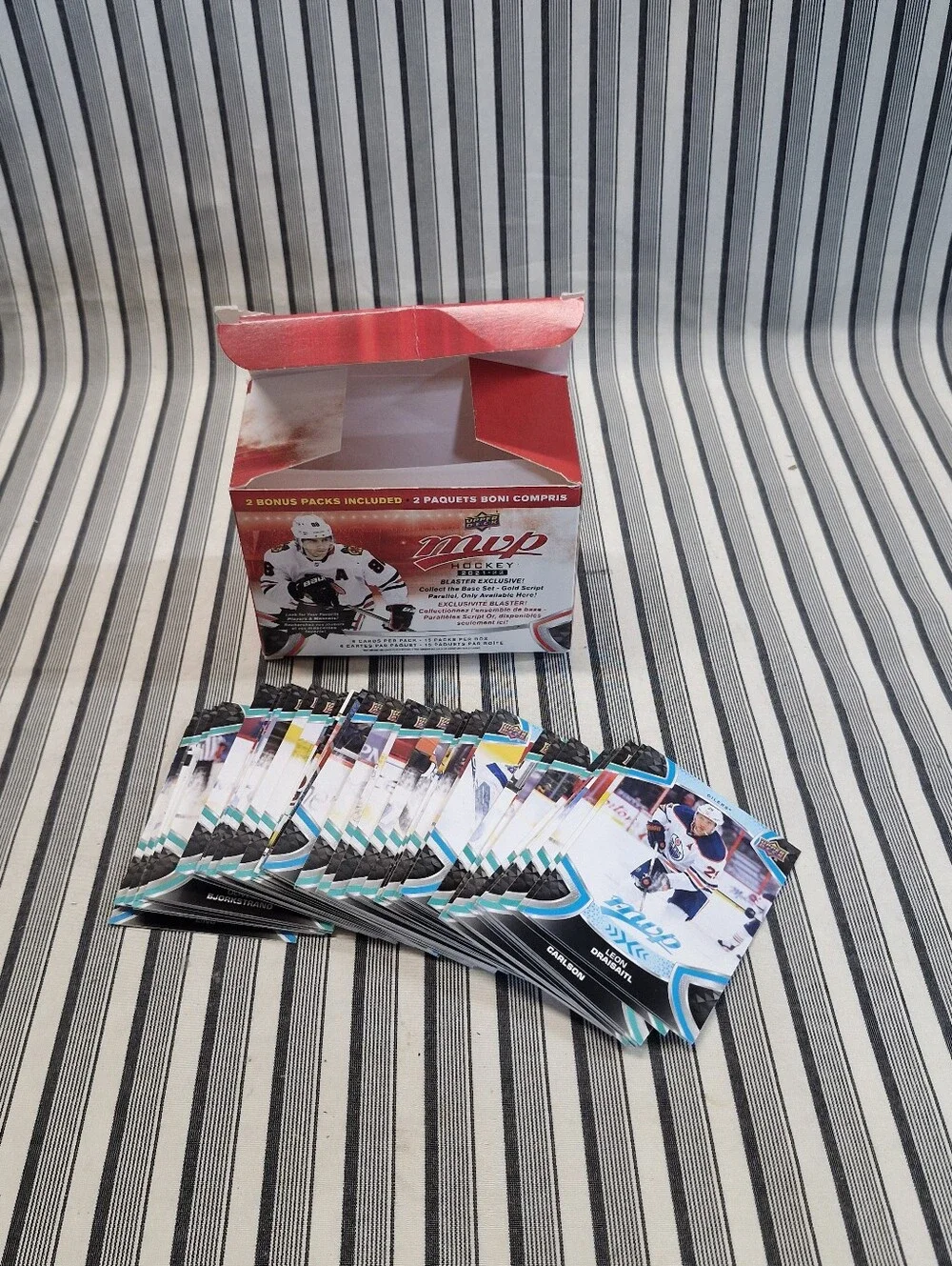 Upper Deck MVP Hockey 2021-22 2022-23 Space Jam Mixed Lot 900 Cards
